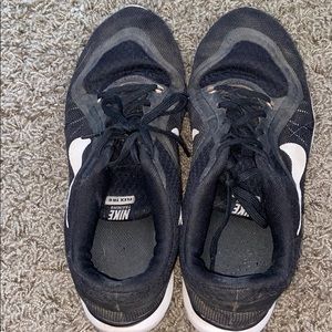 black nike running shoes